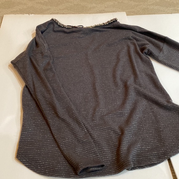 Jennifer Lopez  Gray with Silver thread long sleeve Top with Rhinestones at neck - Picture 9 of 11